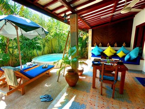 CINTA COTTAGES .